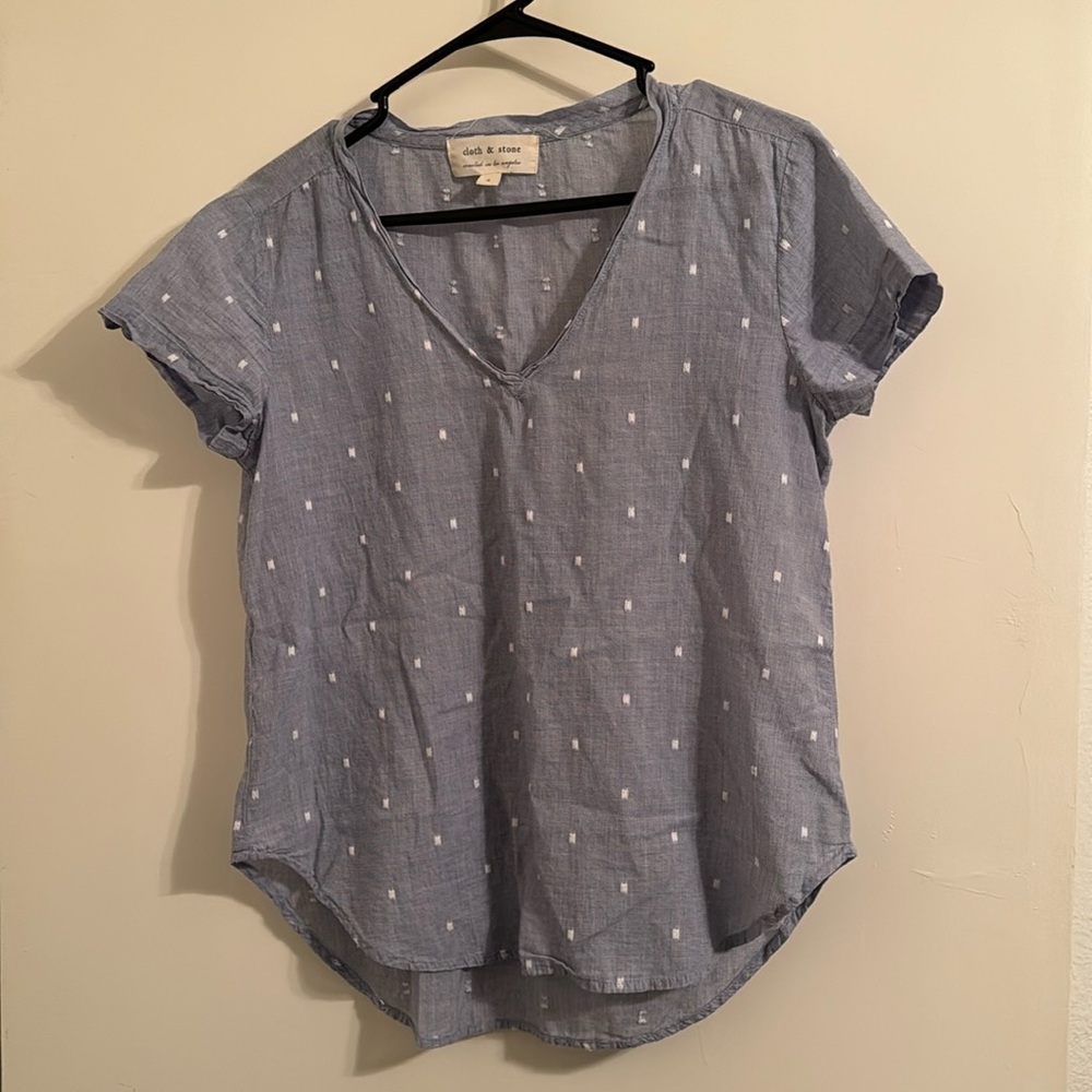 🛑LAST CHANCE🛑Cloth & Stone blue and white blouse size Small